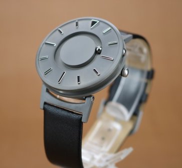 Braille horloges|voelbare streepjesindicatie|Design - Ouderenthuiswinkel  Zus Mies